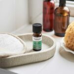 Óleo Essencial de Tea Tree colhido Éticamente 9ml Tisserand (Melaleuca) - Imagem 7